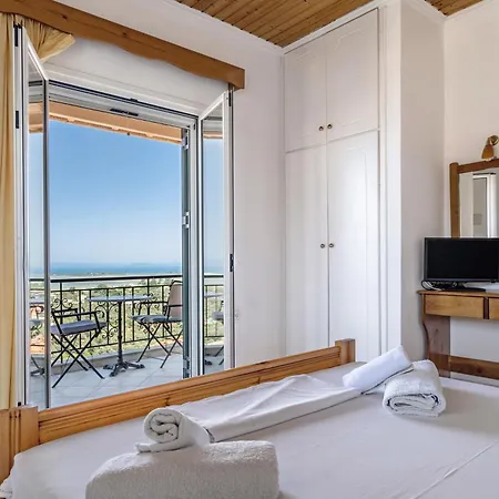 Apartment Lefkothea 4 *